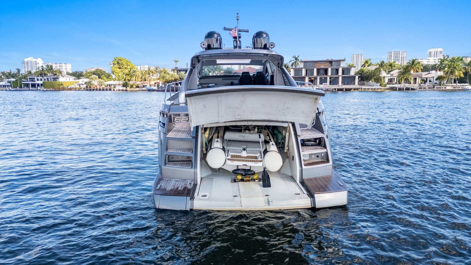Transom &middot; tender garage — AKULA, 2016 Pershing 62
